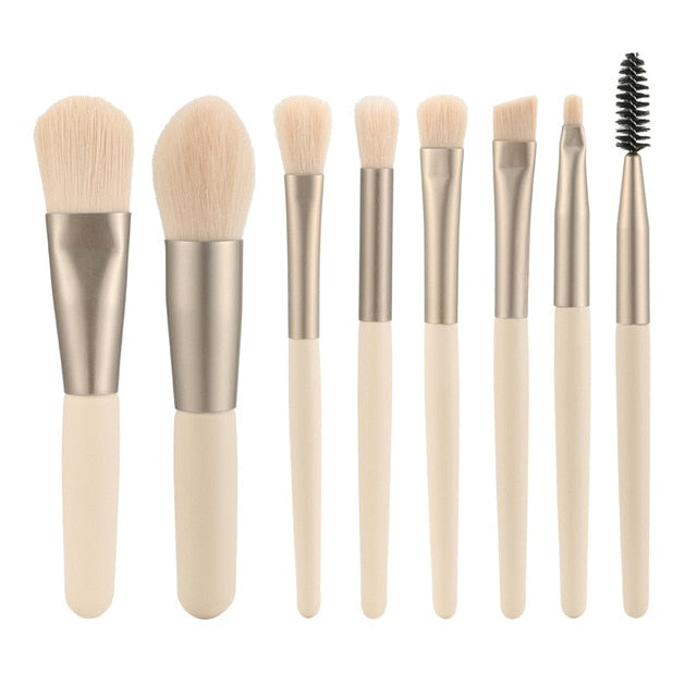 New Magna Beauty Pro - 8-Piece Professional Makeup Brush Set with Synthetic Bristles